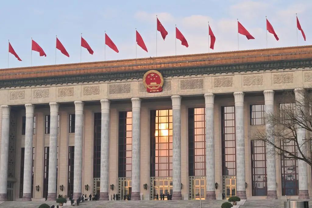 李強(qiáng)提到：新型儲(chǔ)能、“沙戈荒”、海上風(fēng)電